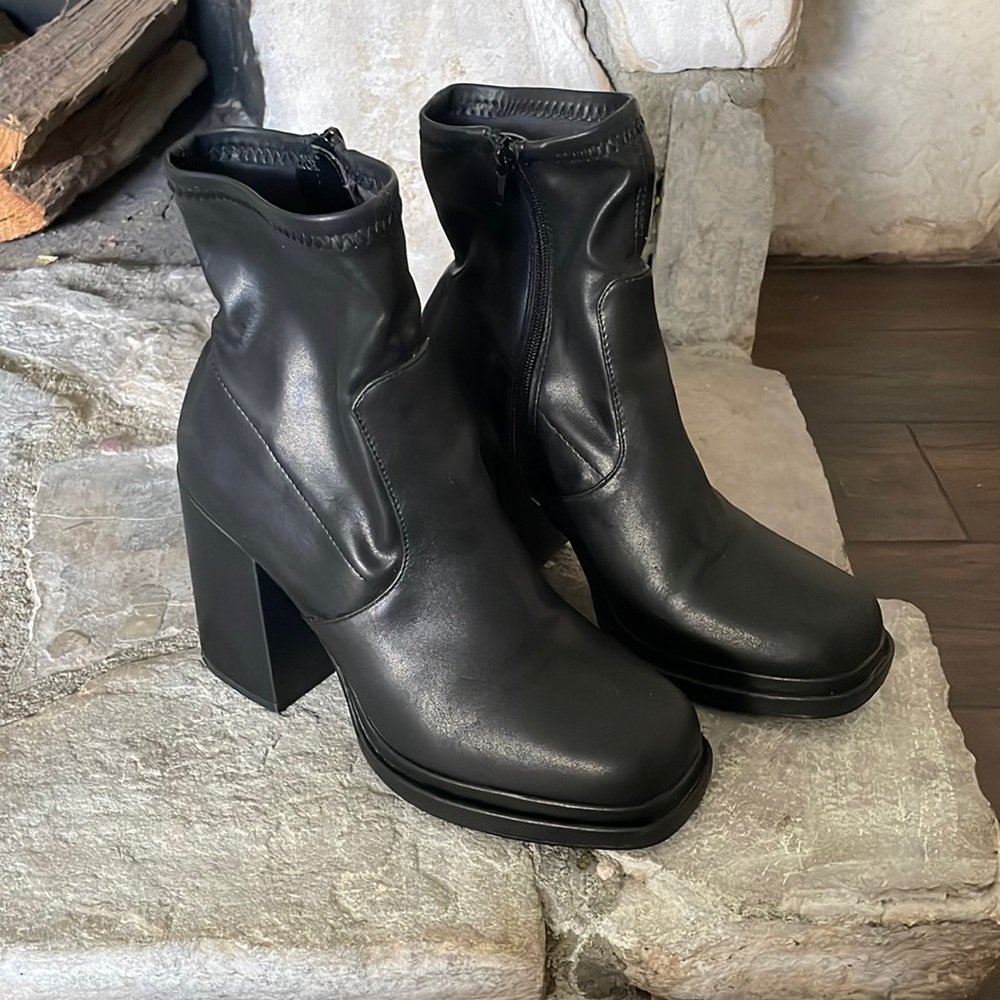 Steve Madden platform boots